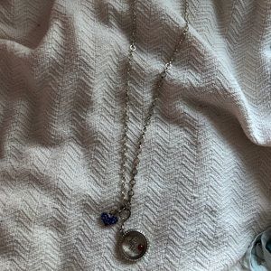 B&E 🐝 Glass locket💙♥️